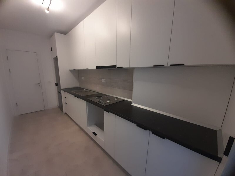 Militari, Iuliu Maniu, complex Auchan