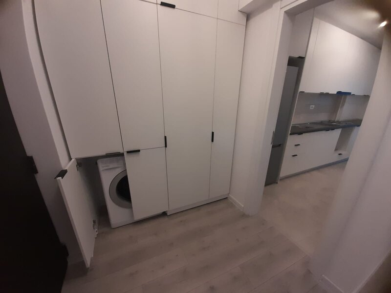 Militari, Iuliu Maniu, complex Auchan