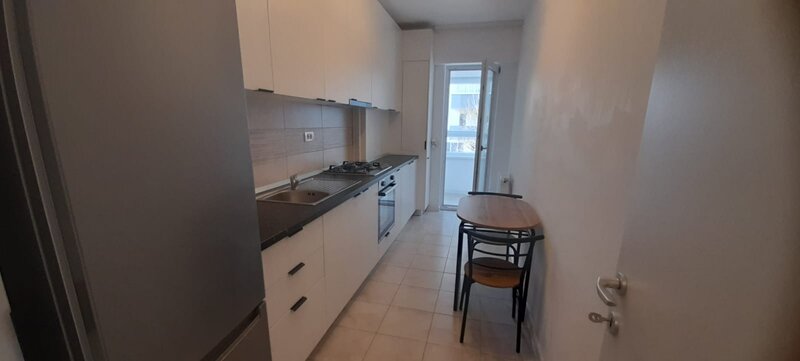 Militari, Iuliu Maniu, complex Auchan